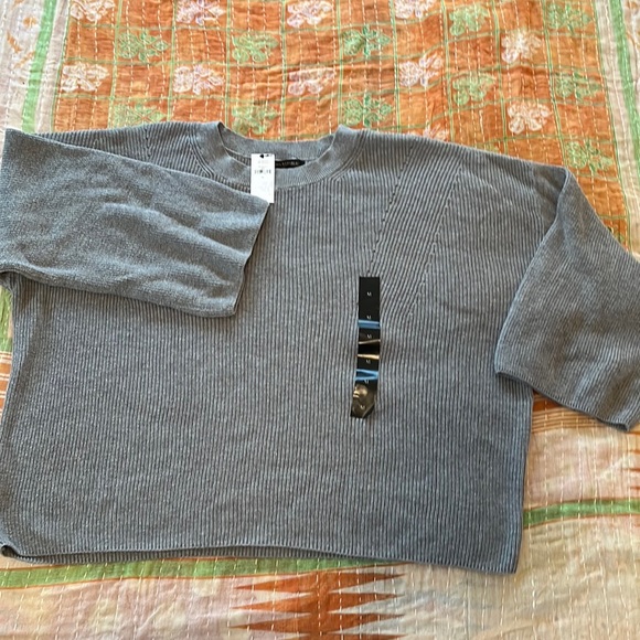 Banana Republic Loose Pullover Sweater - Picture 2 of 6